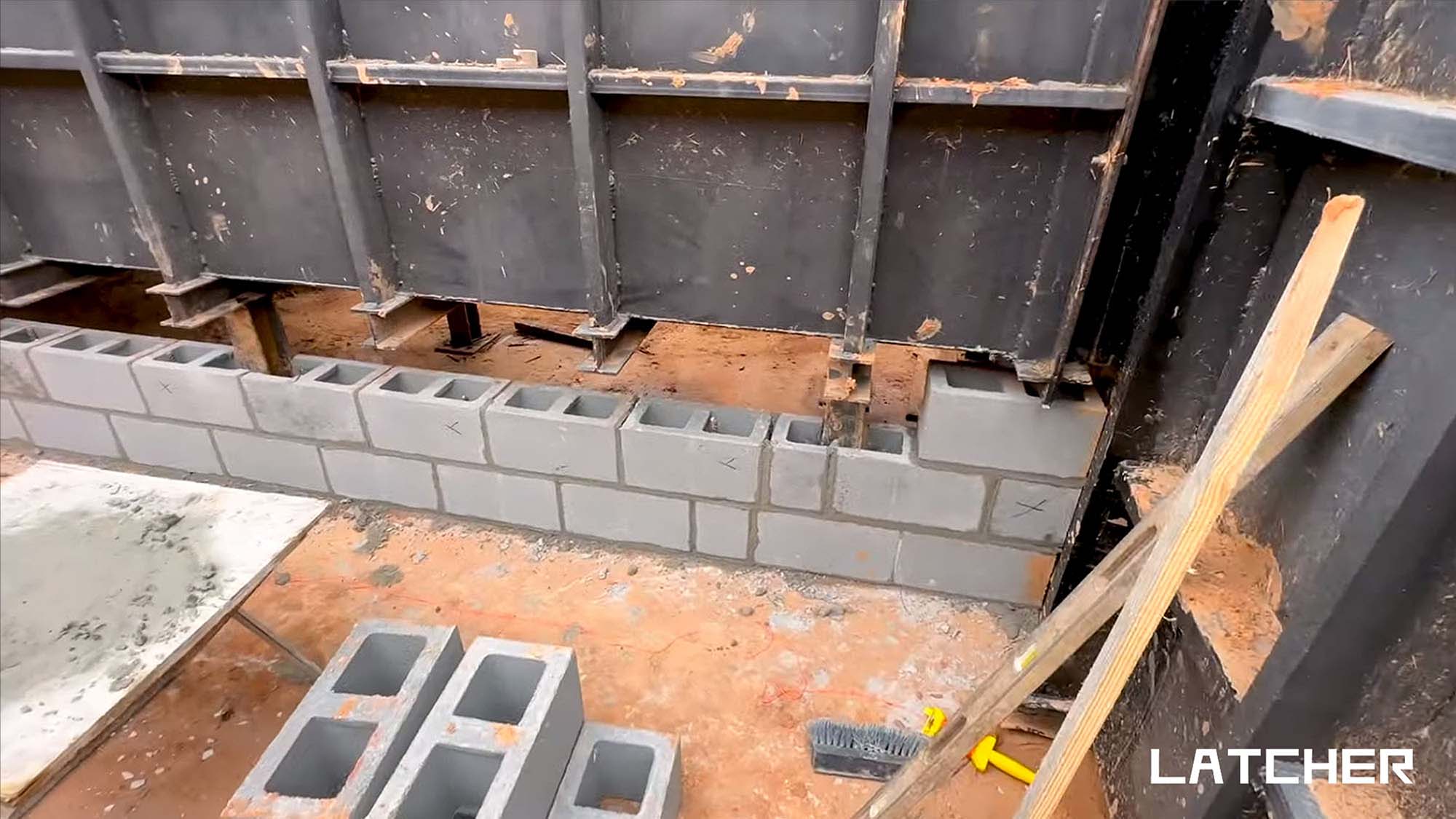 What preparations does an doomsday bunker need to make to survive longer?