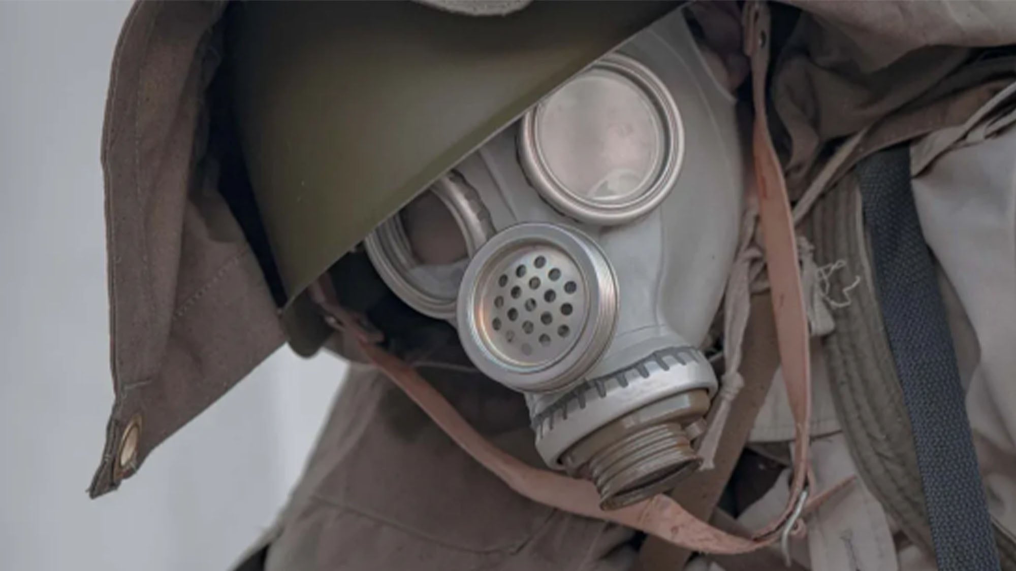 DIY air filtration system for NBC protection in safe rooms