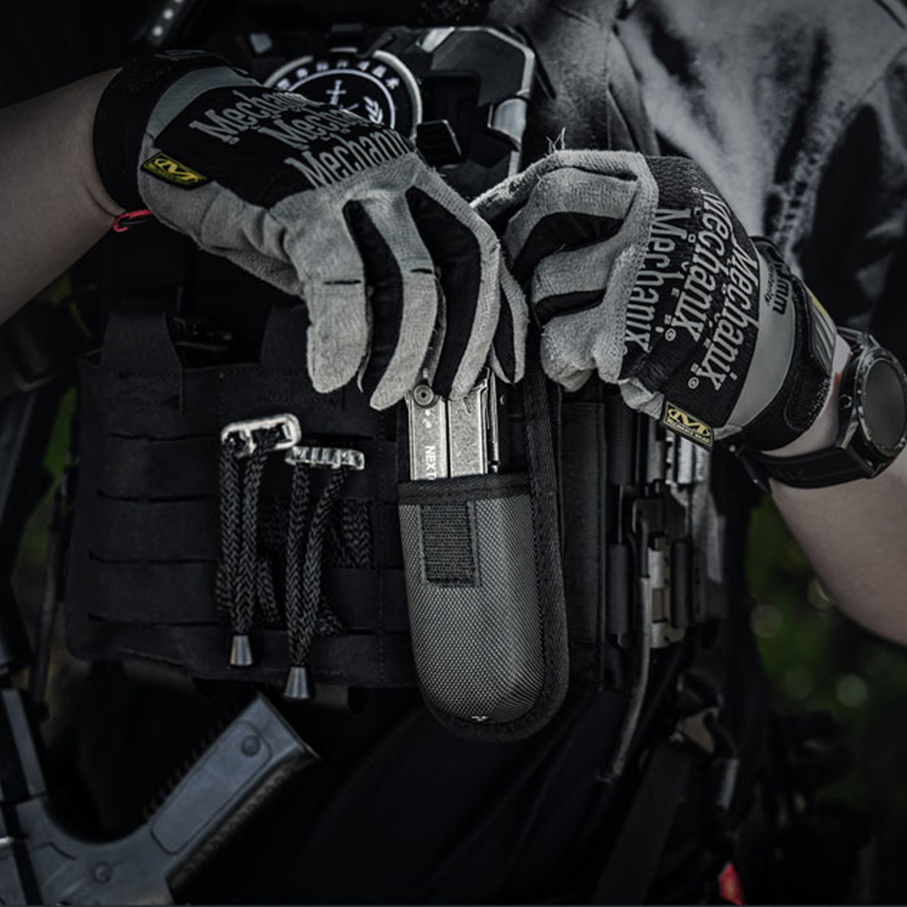 Multifunctional Outdoor Survival Tactical Folding Tool Pliers