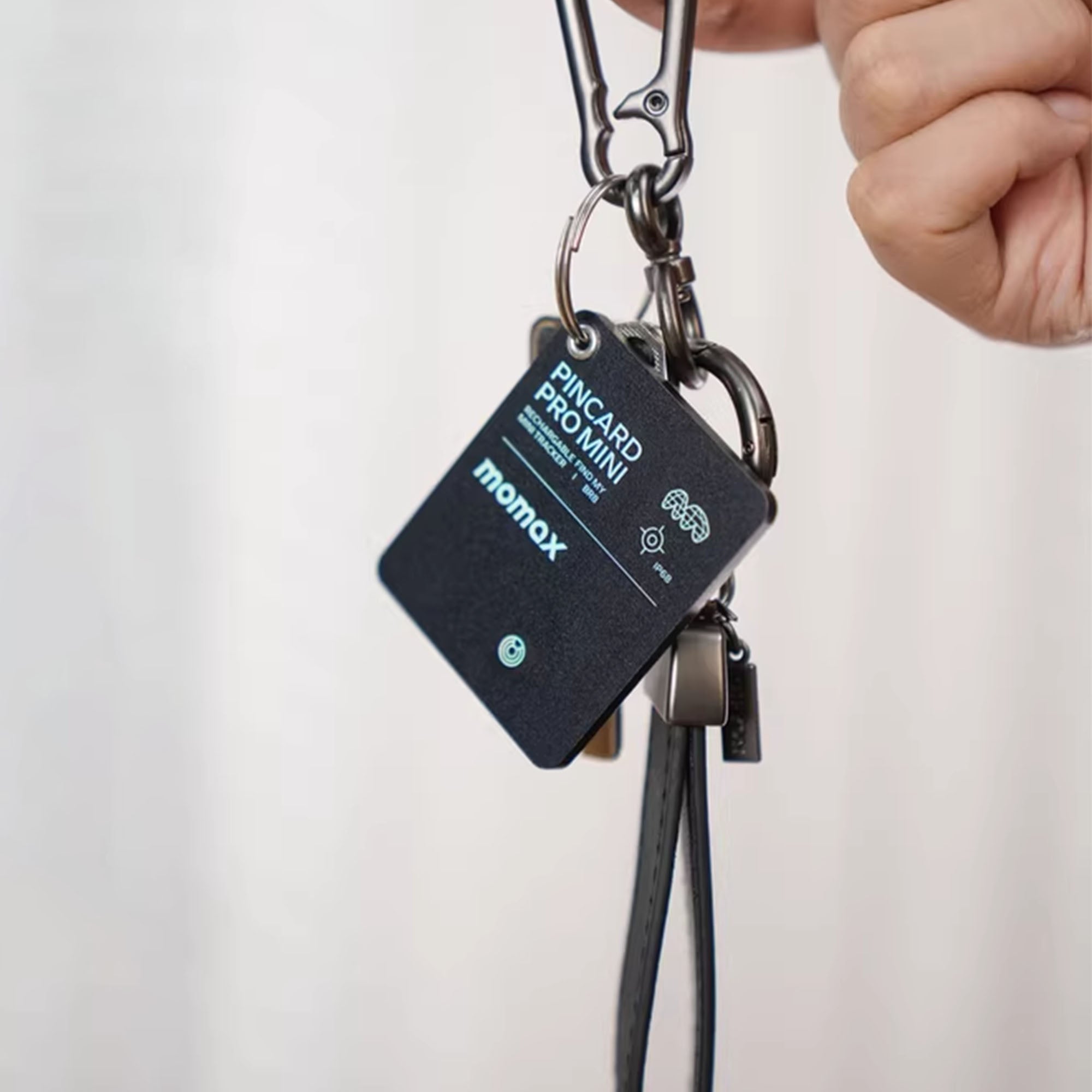 Card-Style Wireless Charging Tracker GPS